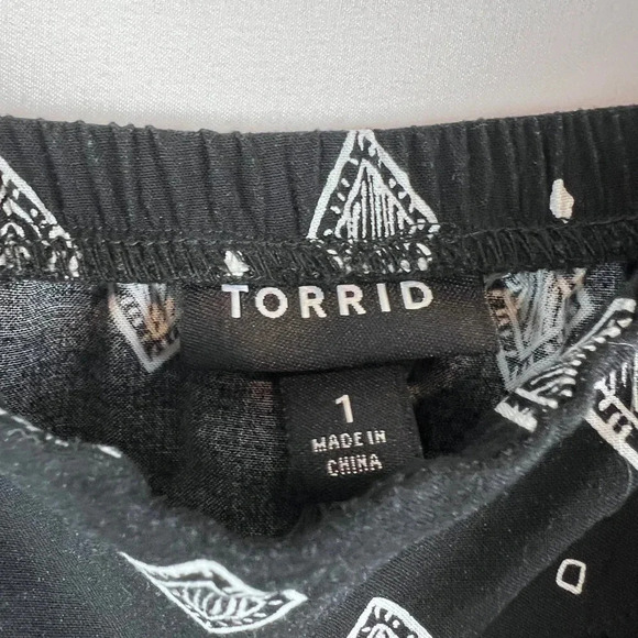 Torrid Sundress W/Diamond Pattern Size 1 - Picture 6 of 8